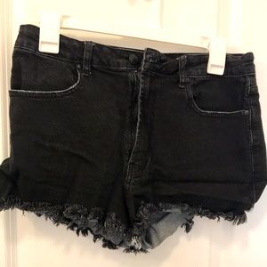 Adorable high waisted shorts- perfect for summer!
